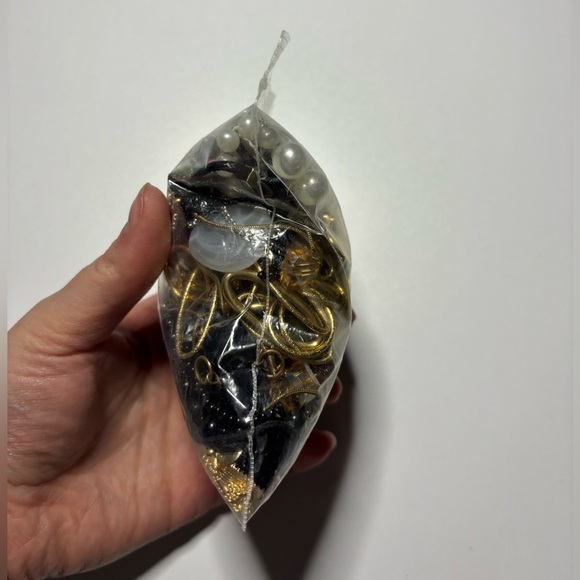 ✨ JEWELRY MYSTERY BAG – Vintage to Modern Mix | Surprise Selection ✨ - Picture 4 of 5